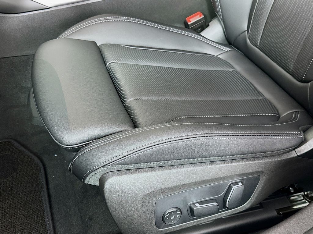 Thumbnail: 2026 BMW 3 Series - 21