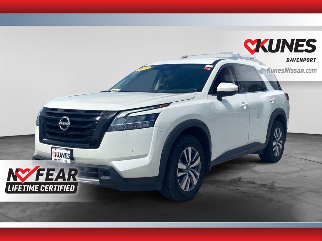 2023 Nissan Pathfinder SL 4WD