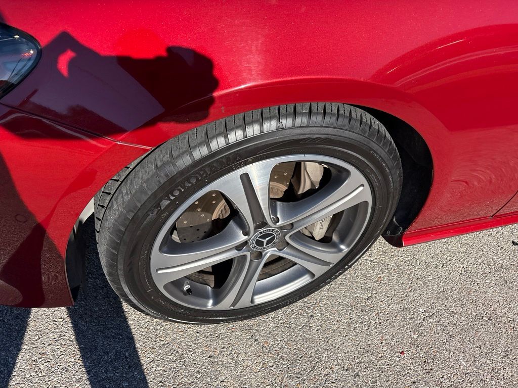 Thumbnail: 2018 Mercedes-Benz E-Class - 8