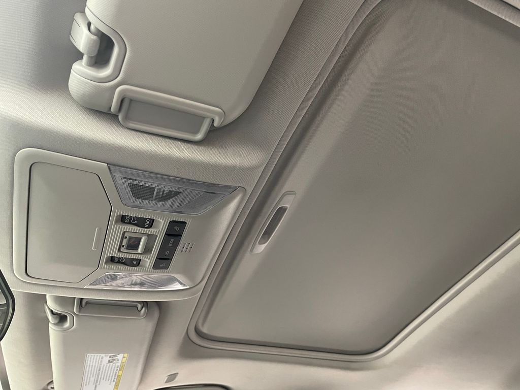 Thumbnail: 2023 Toyota RAV4 - 31