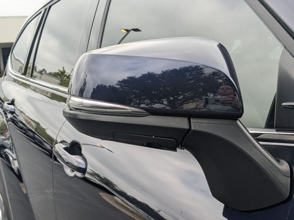 Used 2023 Toyota Highlander SUV