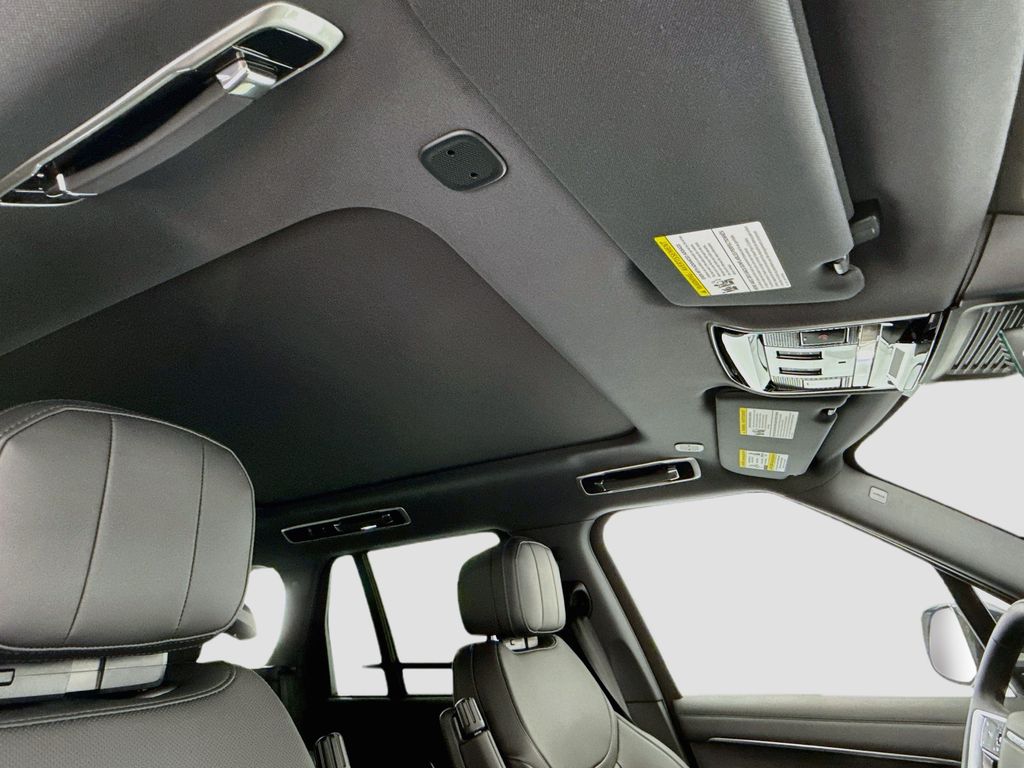 Thumbnail: 2026 Land Rover Range Rover - 16