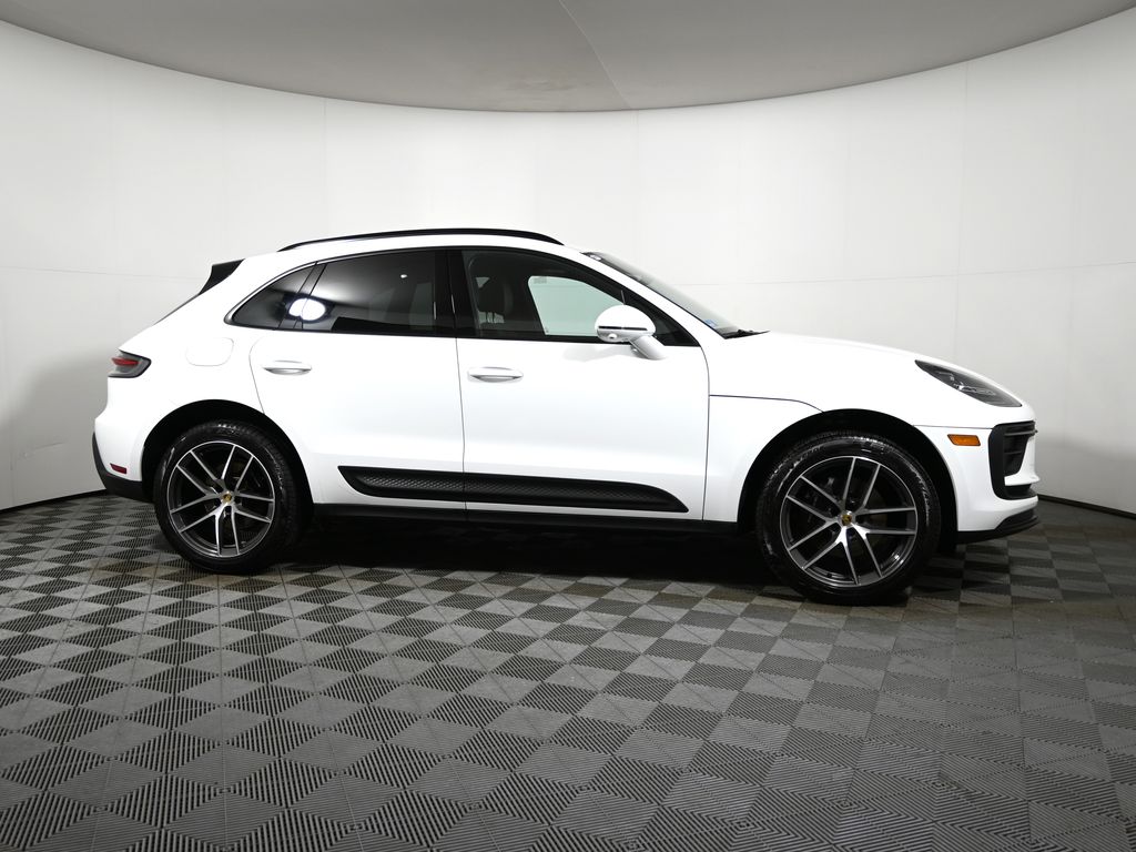 Thumbnail: 2024 Porsche Macan - 8