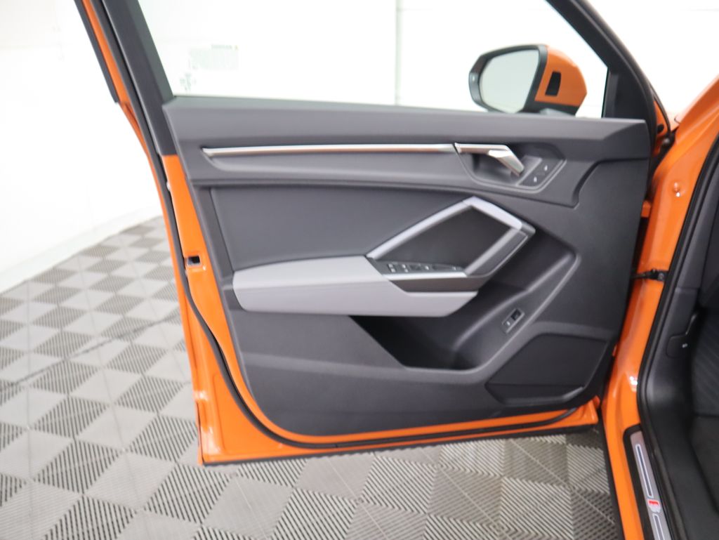 Thumbnail: 2025 Audi Q3 - 25