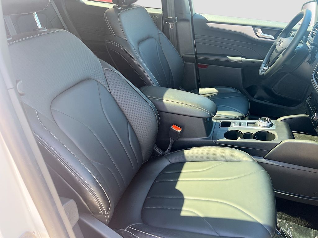 Used 2025 White Ford Platinum image 29