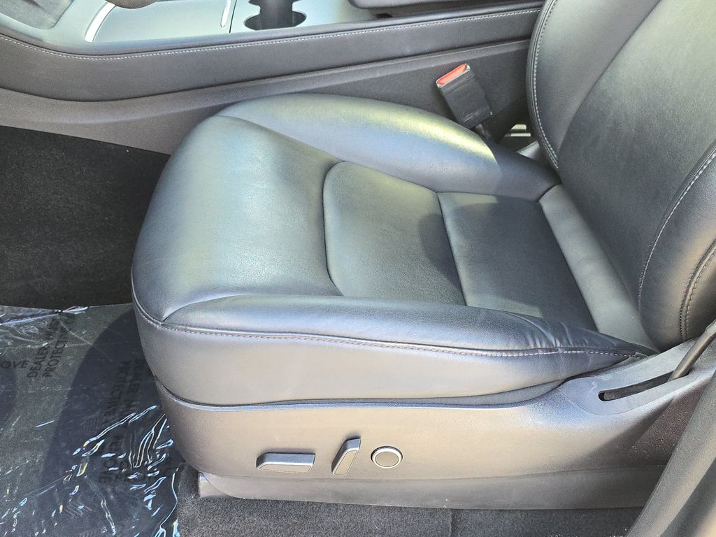 Used 2021 White Tesla Long Range image 20