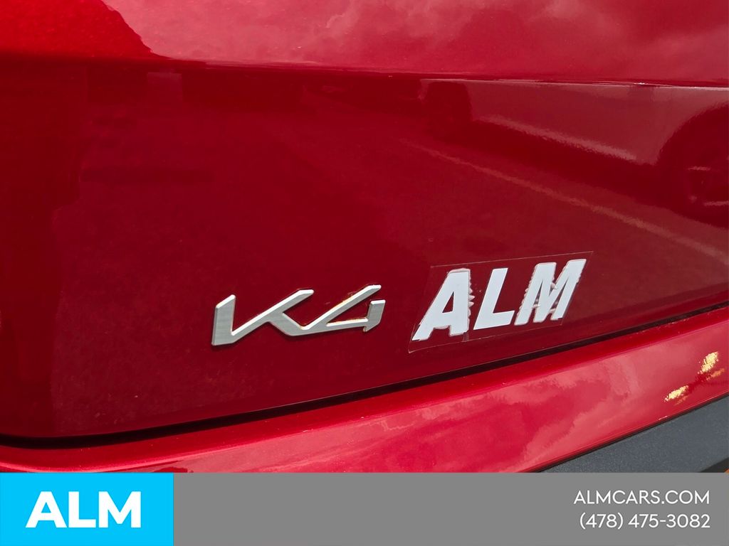 Used 2025 Red Kia LXS image 10