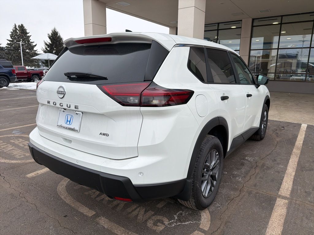 Thumbnail: 2026 Nissan Rogue - 3