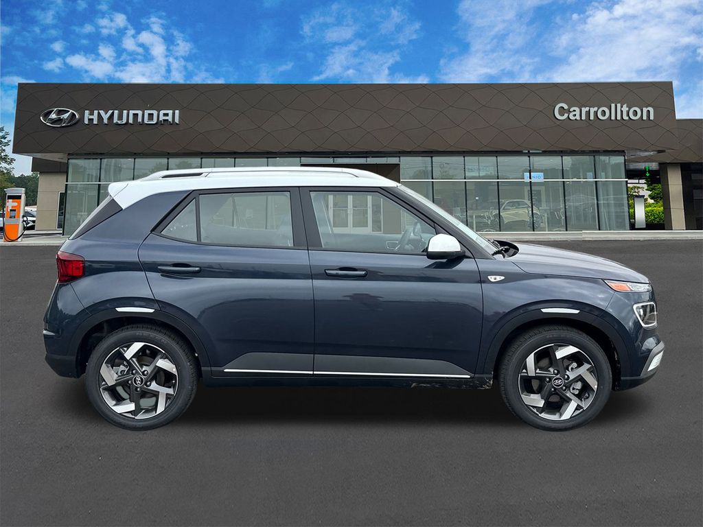 2025 Hyundai Venue Limited photo 4