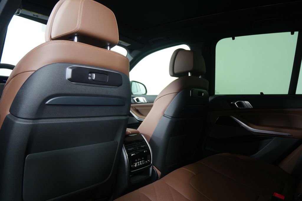 Thumbnail: 2026 BMW X5 - 16