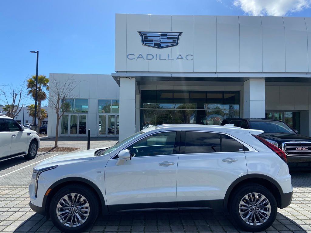 2025 Cadillac XT4 Premium Luxury FWD