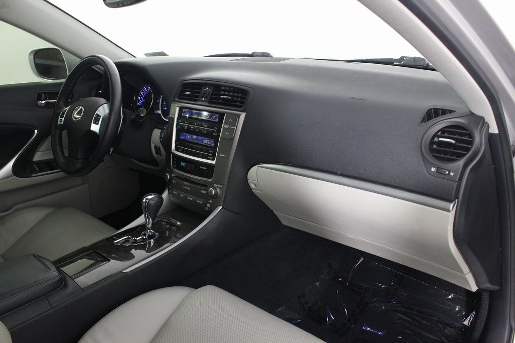 Thumbnail: 2011 Lexus IS - 9