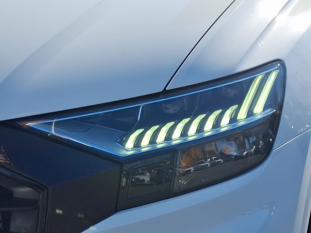 Thumbnail: 2022 Audi SQ8 - 9