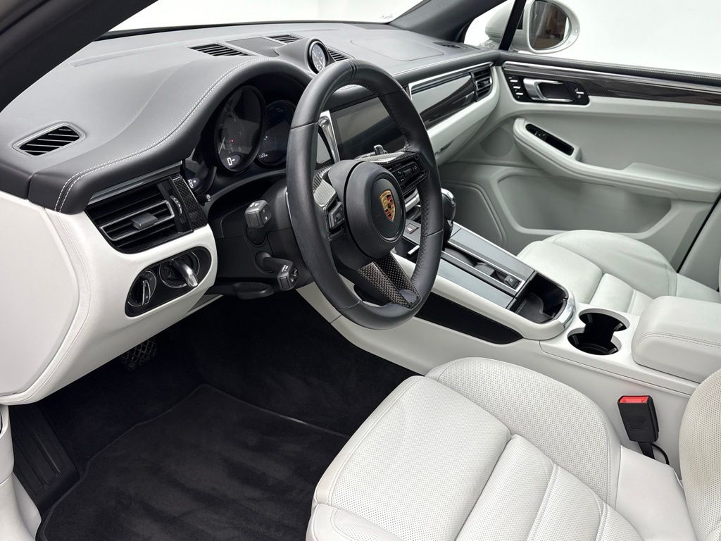 Thumbnail: 2023 Porsche Macan - 5