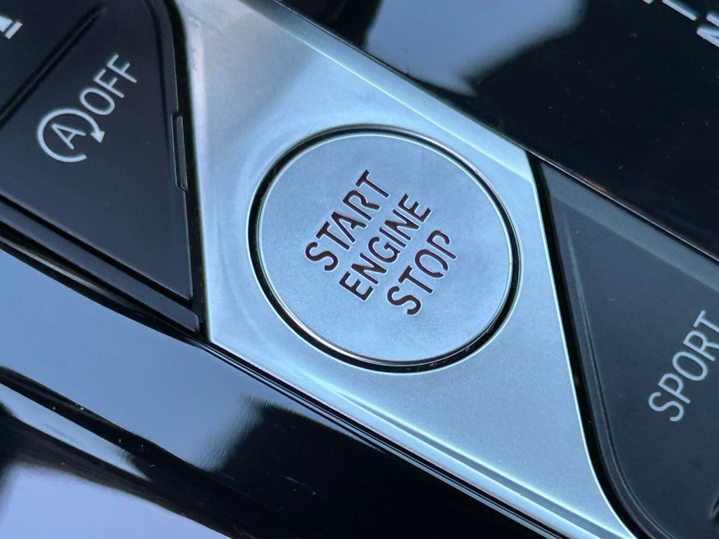 Used 2024 Dark Graphite Metallic BMW sDrive30i image 38