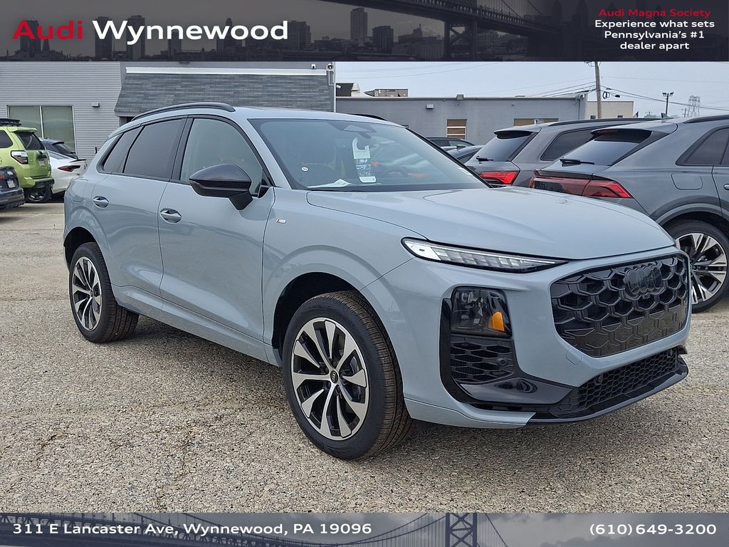 Arrow Gray Pearl Effect 2026 Audi Q3 SUV / Crossover All-Wheel Drive 7-Speed Automatic