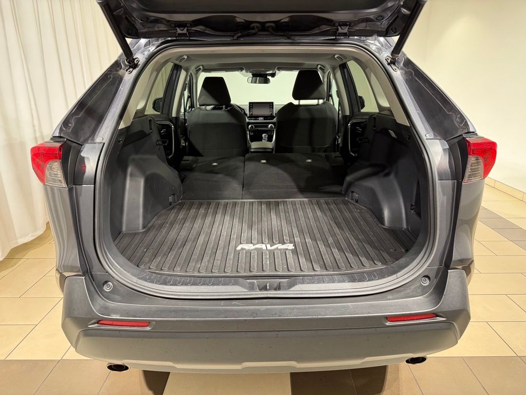 Thumbnail: 2019 Toyota RAV4 - 12