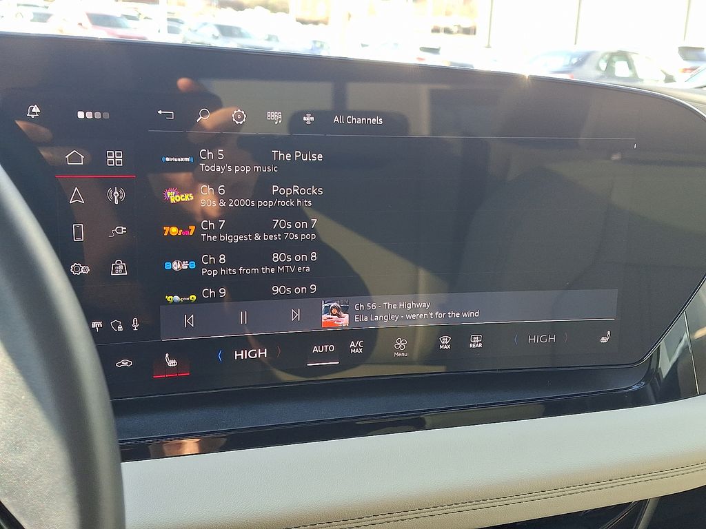 Thumbnail: 2025 Audi Q6 e-tron - 18