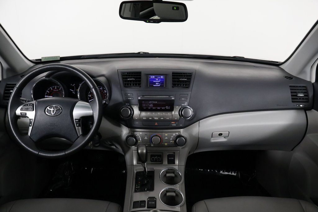 Thumbnail: 2012 Toyota Highlander - 8