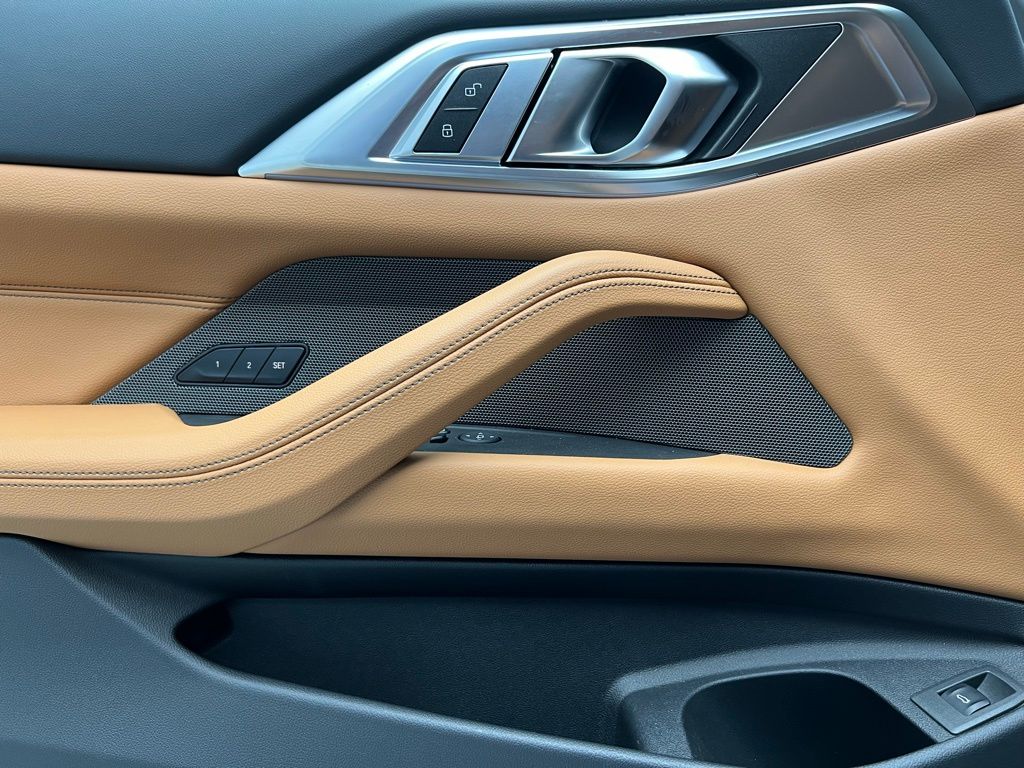 Thumbnail: 2025 BMW 4 Series - 26