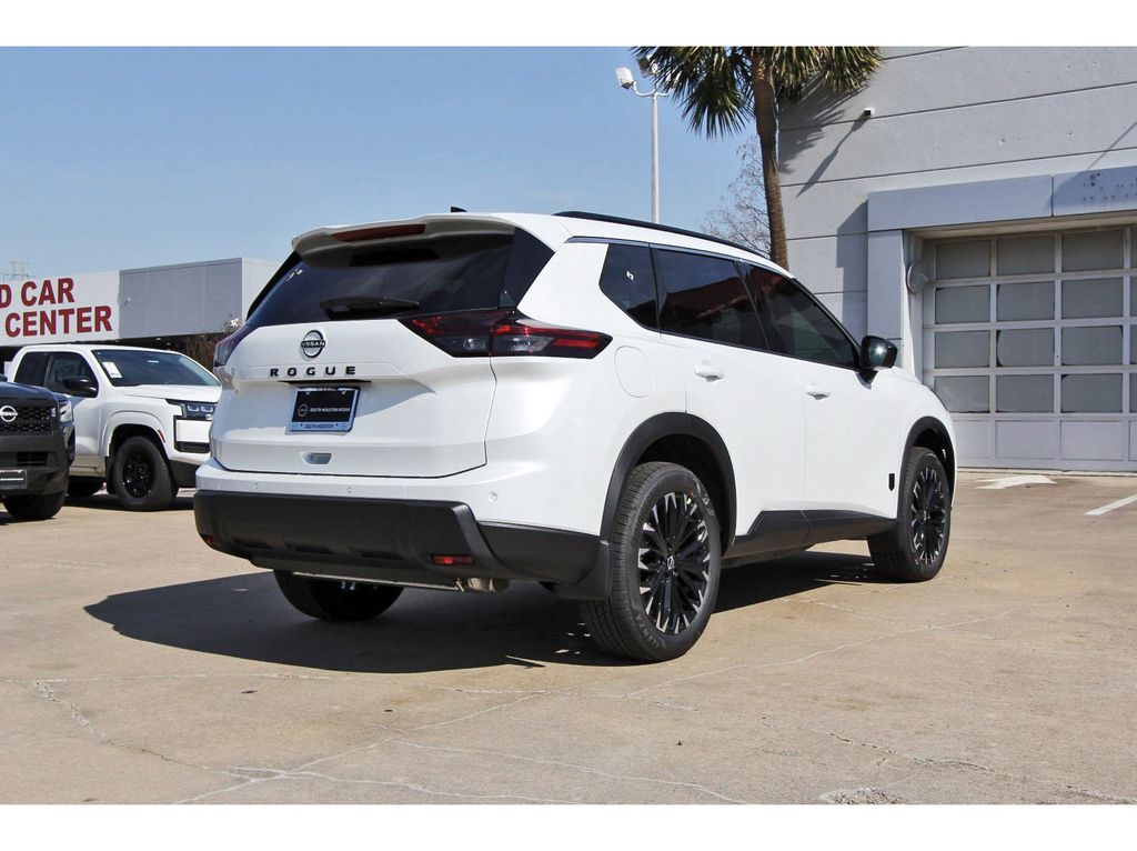 2026 Nissan Rogue Dark Armor - 3