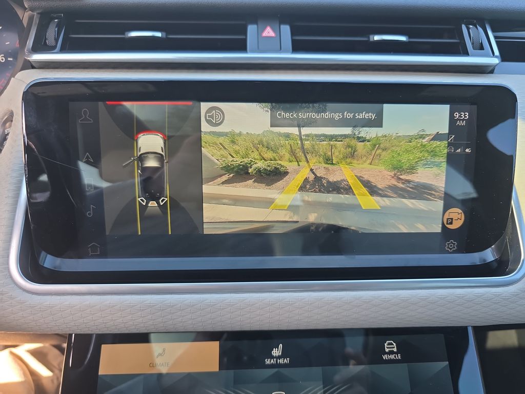Used 2023  Land Rover R-Dynamic S image 7