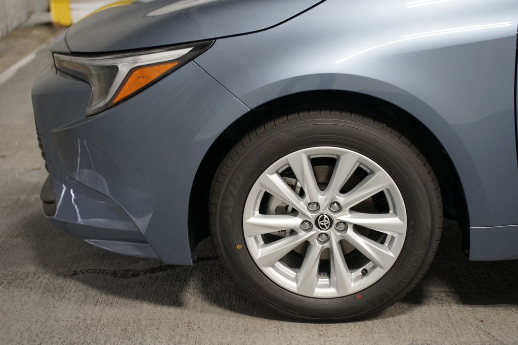 2025 Toyota Corolla LE 5