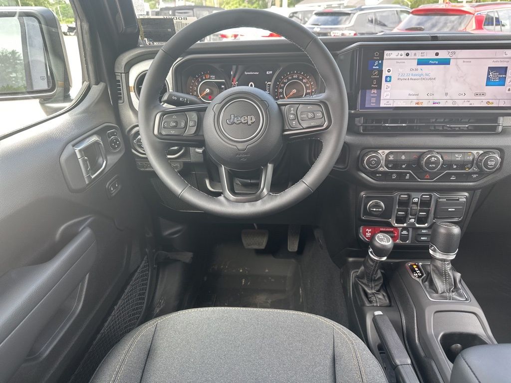 2025 Jeep Gladiator Willys photo 12