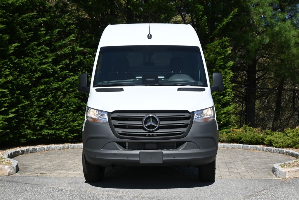 2025 Mercedes-Benz Sprinter 2500 10