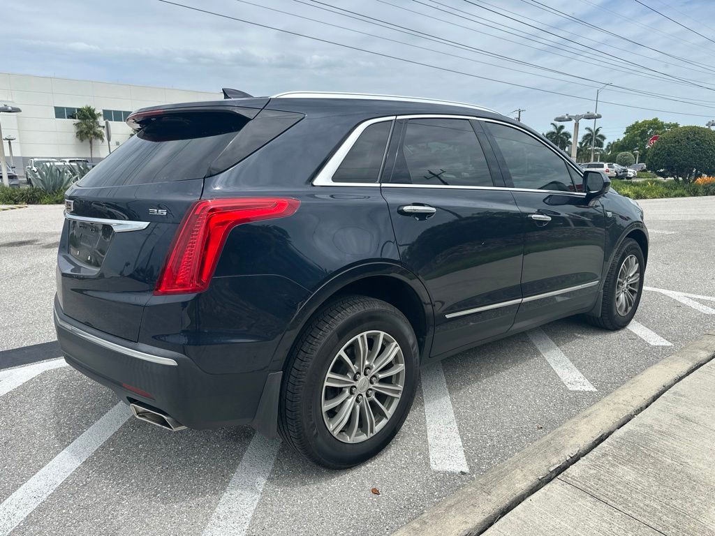 Used 2017 Dark Adriatic Blue Metallic Cadillac Luxury image 6