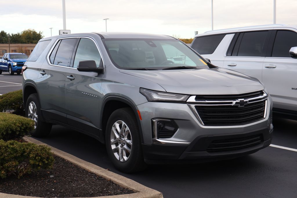 Thumbnail: 2023 Chevrolet Traverse - 3