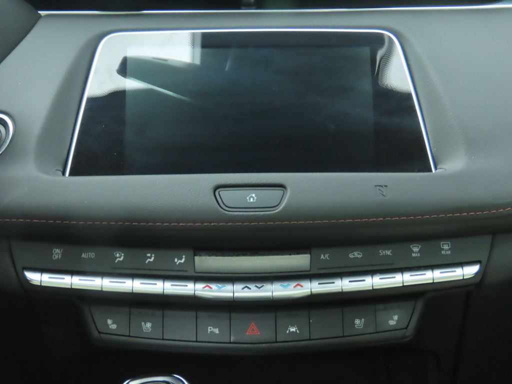Thumbnail: 2021 Cadillac XT4 - 14
