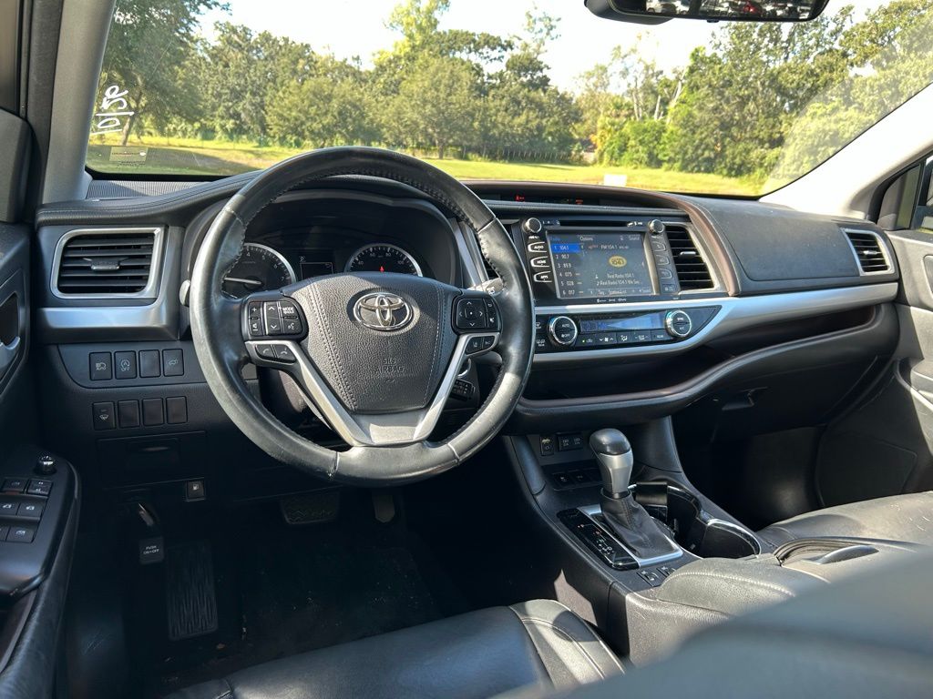Thumbnail: 2017 Toyota Highlander - 12