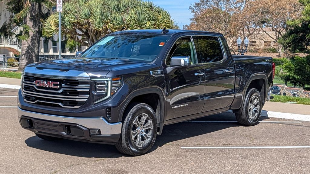 Used 2025 GMC Sierra 1500 SLT 4D Crew Cab