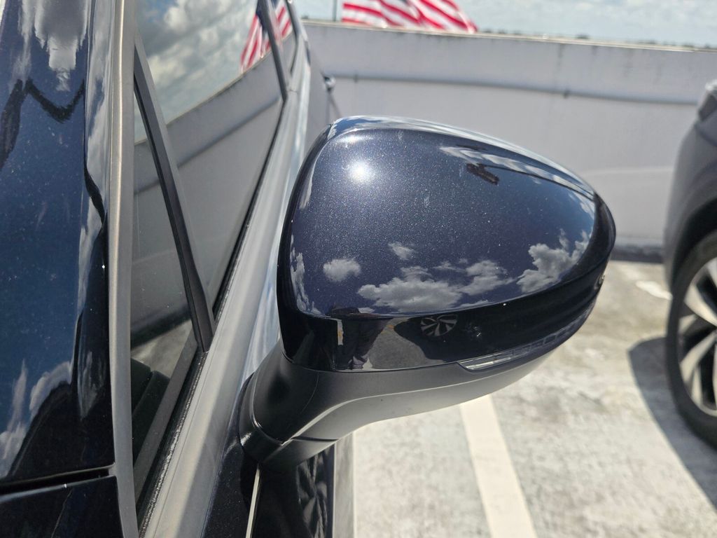 2021 Volkswagen Tiguan - $17,685