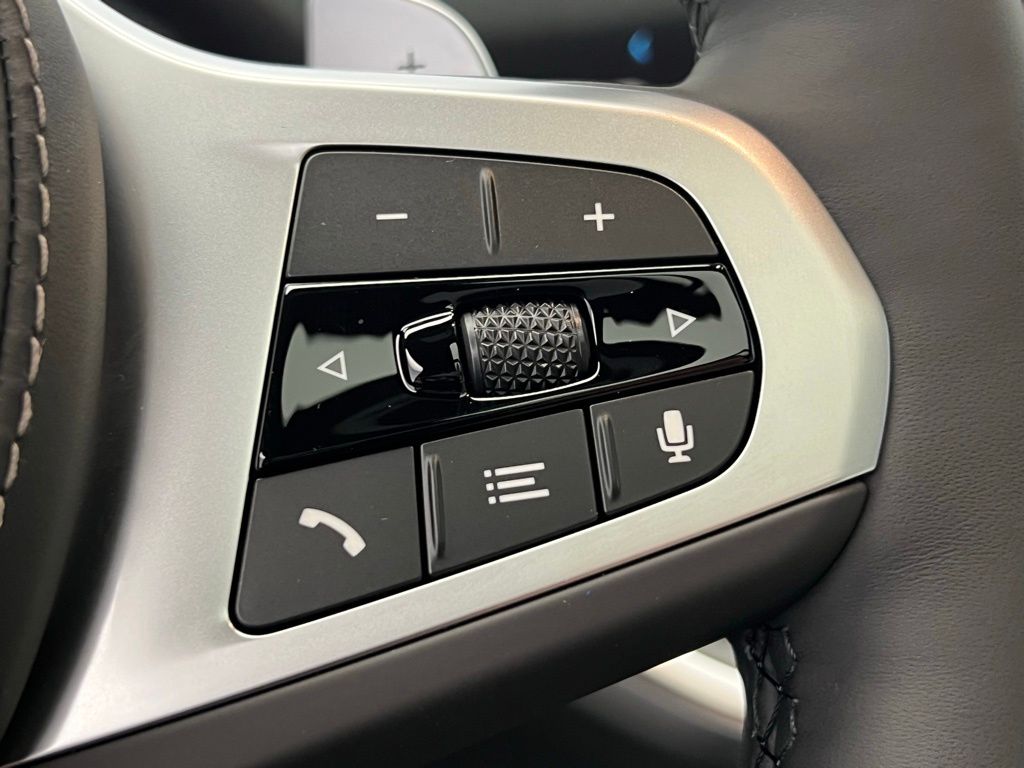 Thumbnail: 2026 BMW X5 - 17
