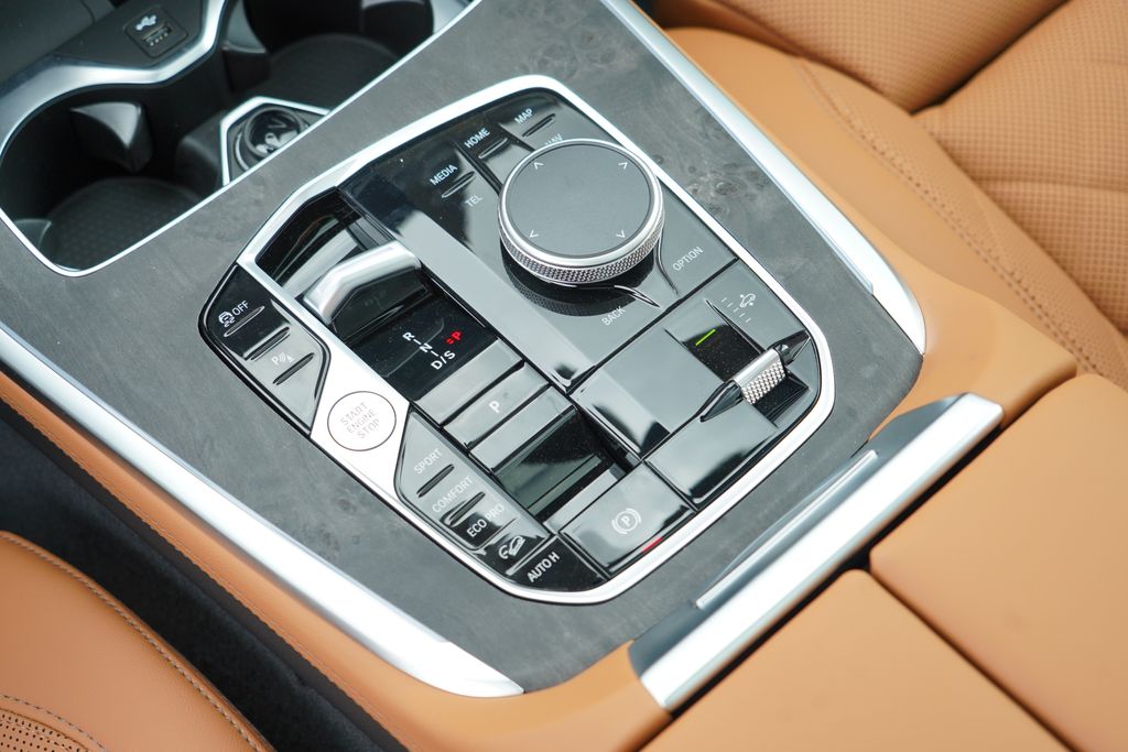 Thumbnail: 2027 BMW X7 - 17