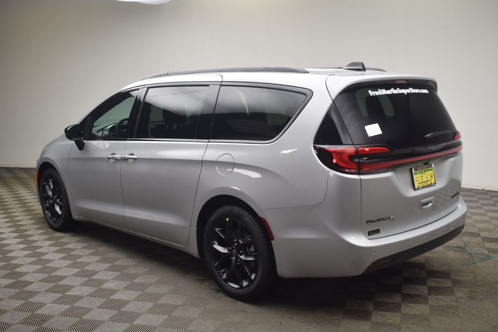 new 2026 Chrysler Pacifica car, priced at $47,696