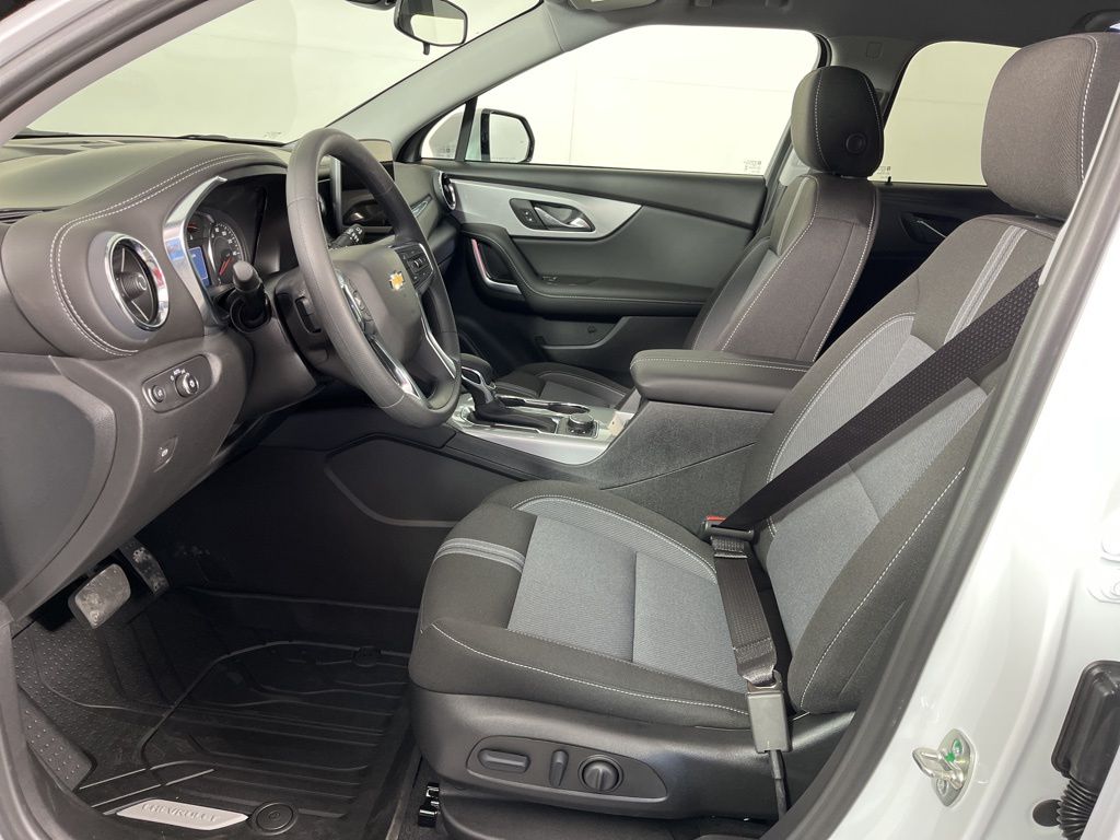 Thumbnail: 2026 Chevrolet Blazer - 21