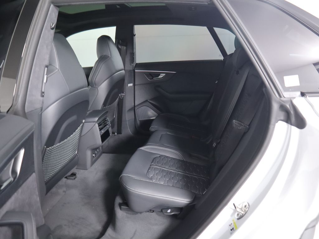 Thumbnail: 2025 Audi RS Q8 - 22