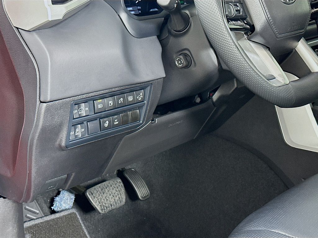 Thumbnail: 2025 Toyota Tundra - 10