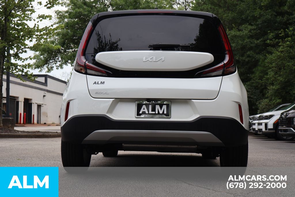Used 2025 White Kia LX image 6