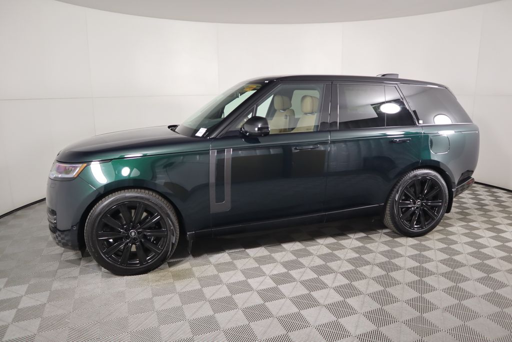 2025 Land Rover Range Rover SE 8