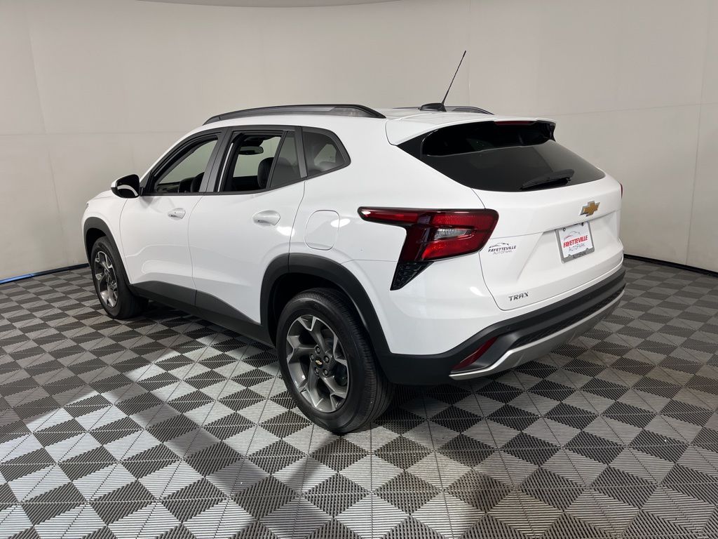 Thumbnail: 2026 Chevrolet Trax - 3