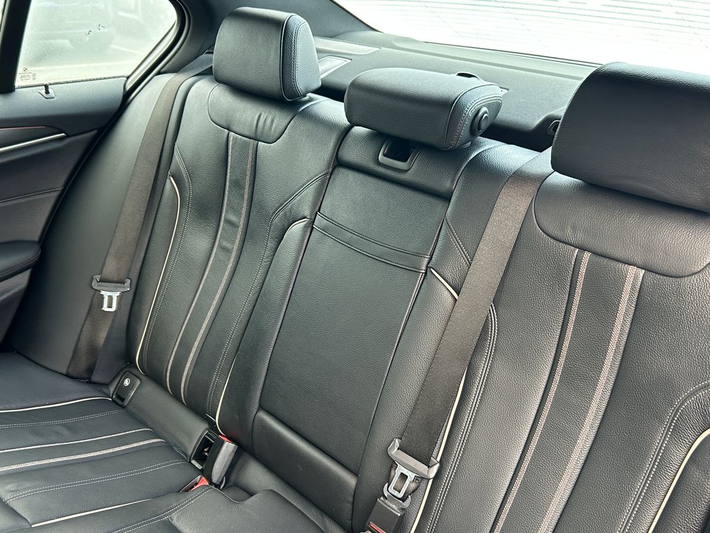 Thumbnail: 2022 BMW 5 Series - 31