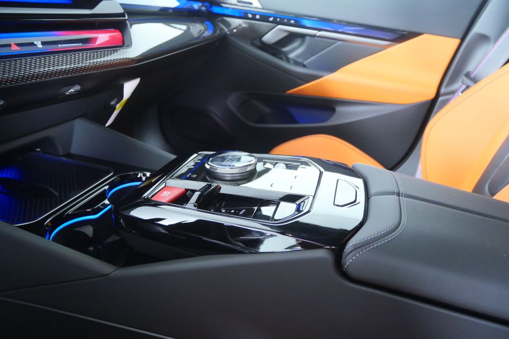 Thumbnail: 2027 BMW M5 - 20