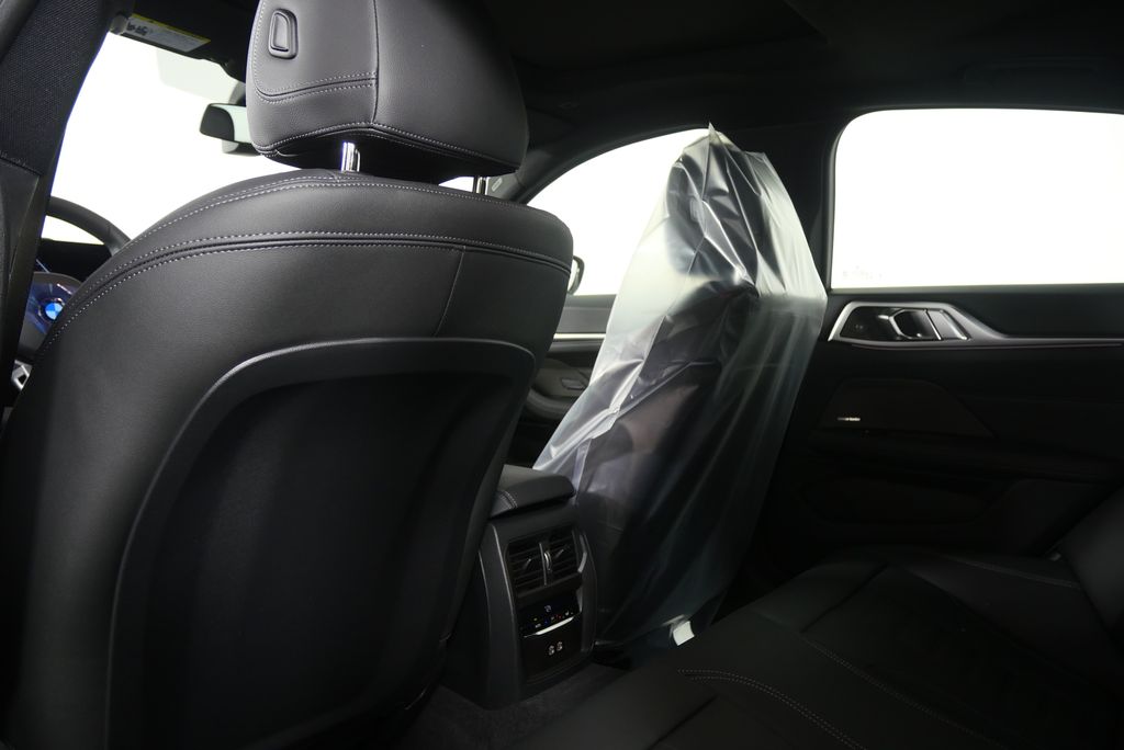 Thumbnail: 2026 BMW 4 Series - 17