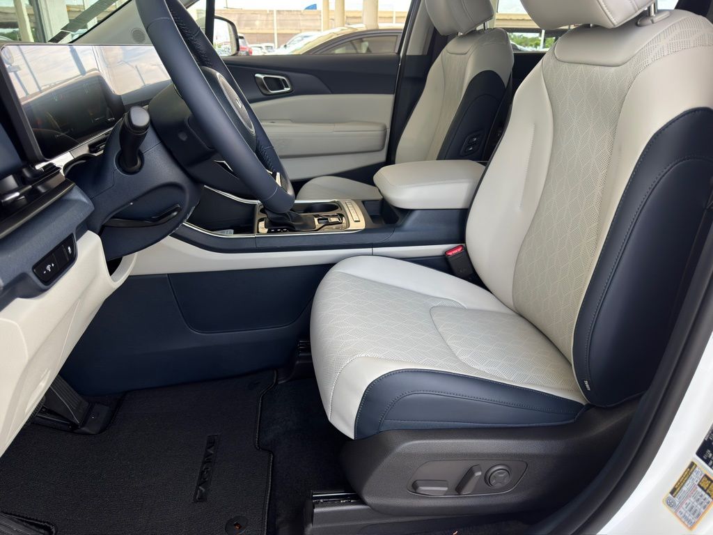 2026 Kia Carnival EX White at Community Kia