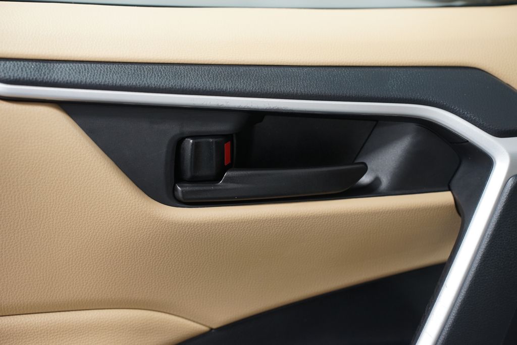 Thumbnail: 2025 Toyota RAV4 - 30