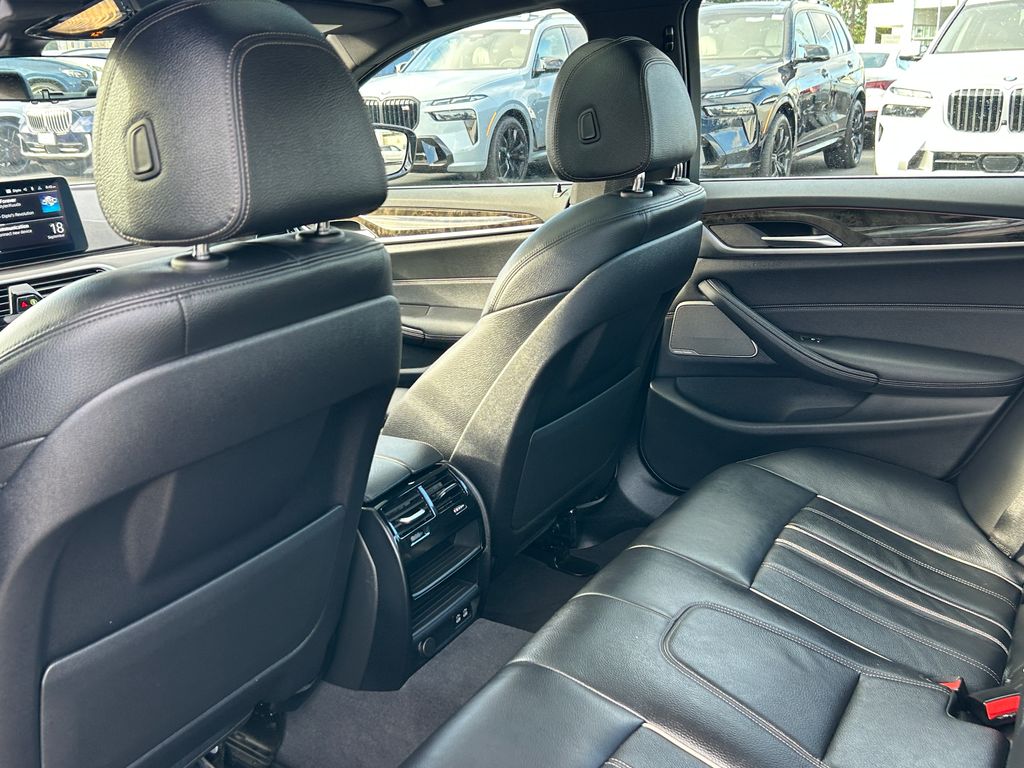 Thumbnail: 2023 BMW 5 Series - 30